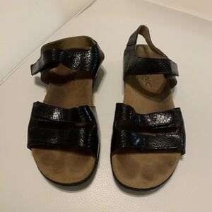 VIONIC WITH ORTHAHEEL TECHNOLOGY SHOES/ SANDALS  Black ADJUSTABLE STRAPS